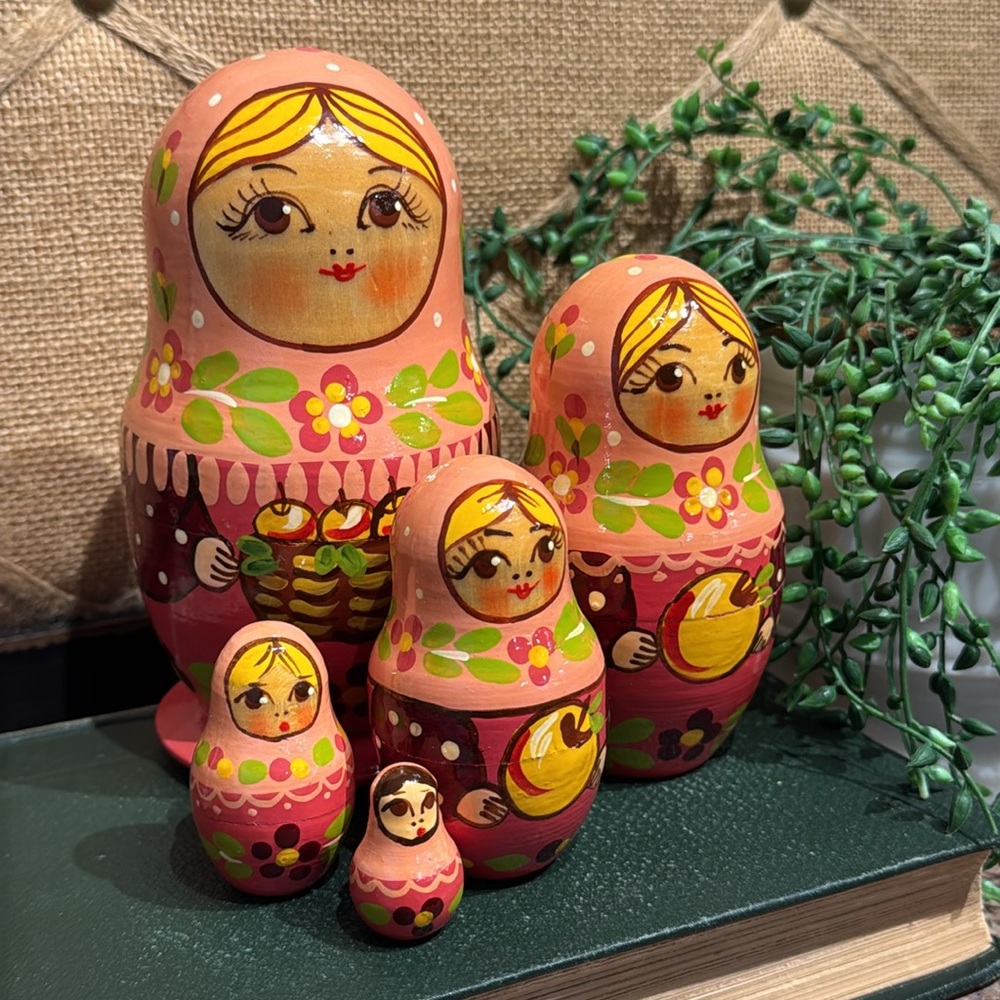 Nesting dolls - Picture 2 of 6